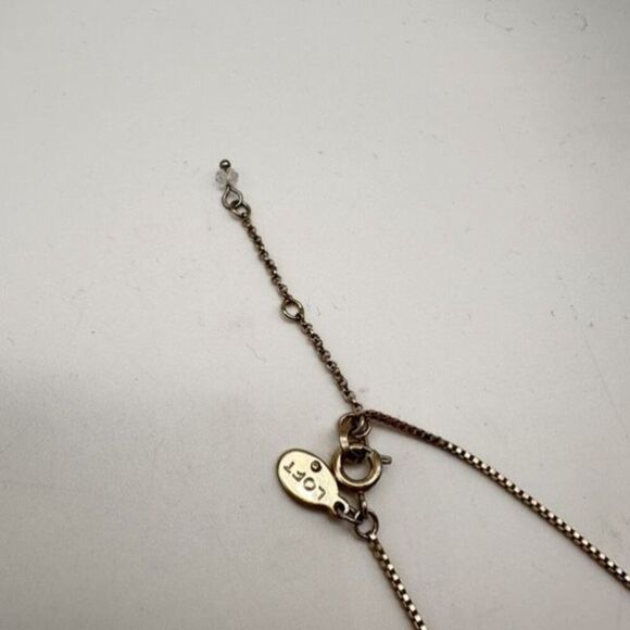 Ann Taylor LOFT jewelry polished gold Light green semi circle cluster necklace - Picture 5 of 10